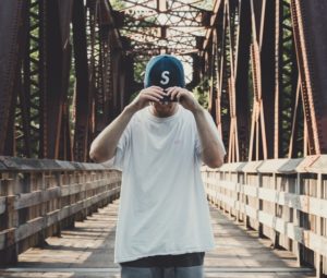 Gorras personalizadas: tipos, materiales y técnicas
