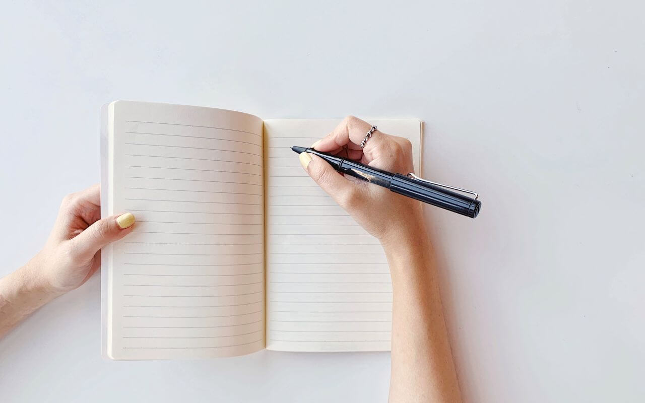 Cómo se obtiene el papel reciclado de las libretas personalizadas