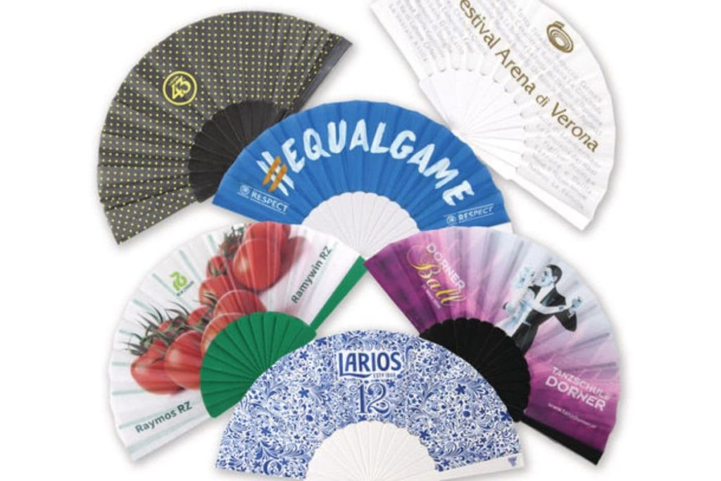 Uso de abanicos publicitarios