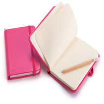 Bloc de notas pequeno con lapiz personalizado fucsia Bloc de notas pequeno con lapiz personalizado fucsia