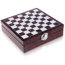 Set vinos y ajedrez con fichas y tablero personalizado Set vinos y ajedrez con fichas y tablero personalizado