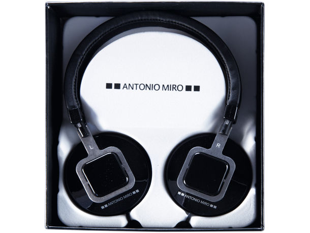Auriculares alta gama antonio miro personalizado negro Auriculares alta gama antonio miro personalizado negro